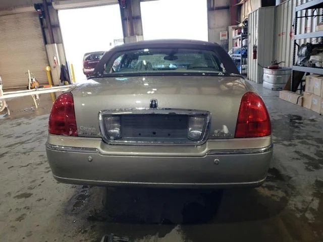 1LNHM82W73Y671609 2003 2003 Lincoln Town Car- Signature 6