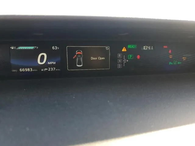 JTDBVRBD2HA001560 2017 2017 Toyota Mirai 9