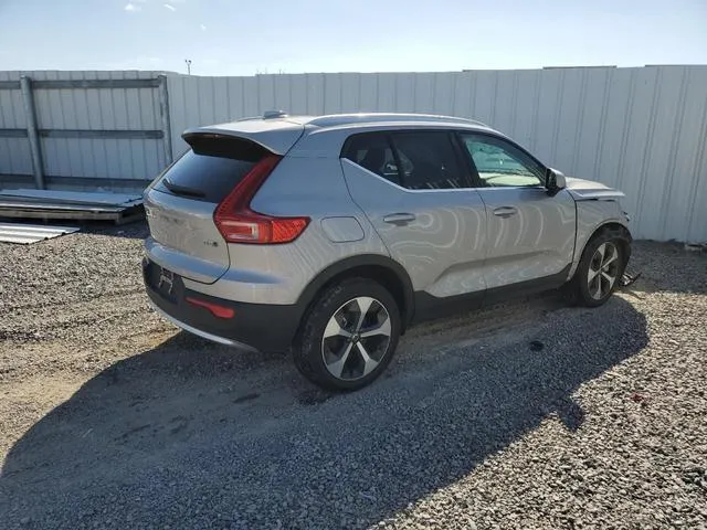 YV4L12UE4S2490104 2025 2025 Volvo XC40- Plus 3