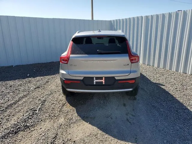 YV4L12UE4S2490104 2025 2025 Volvo XC40- Plus 6