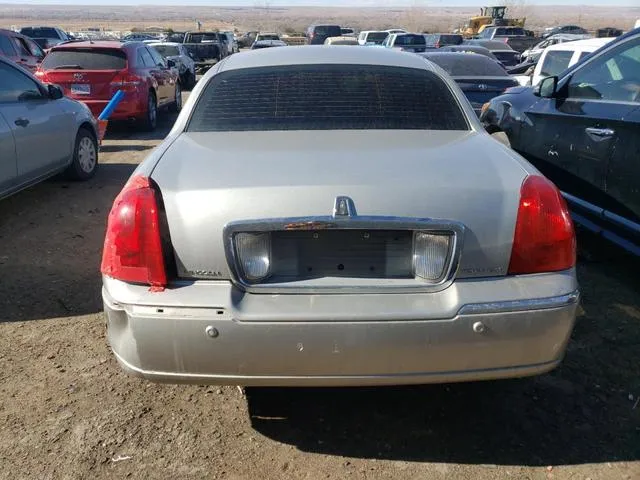 1LNHM83W94Y659204 2004 2004 Lincoln Town Car- Ultimate 6