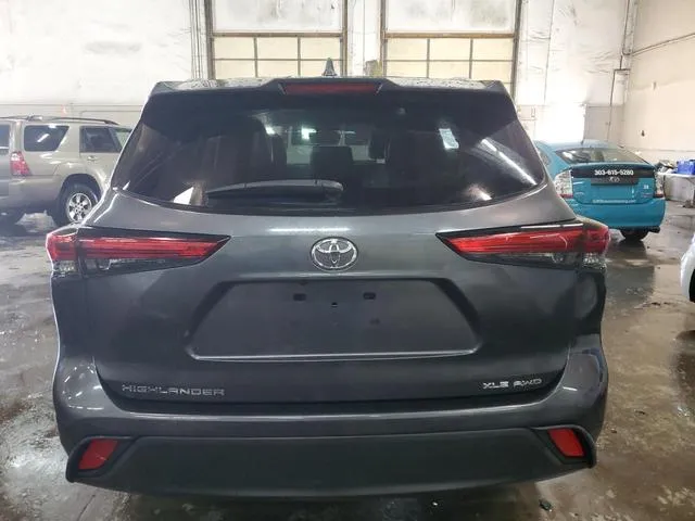 5TDHZRBH8MS067402 2021 2021 Toyota Highlander- Xle 6