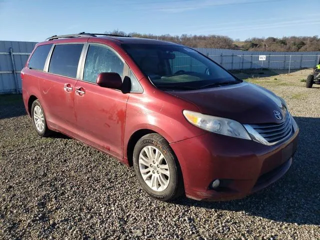 5TDYK3DC9FS660028 2015 2015 Toyota Sienna- Xle 4