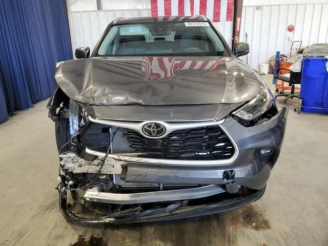 5TDKDRAH7RS050698 2024 2024 Toyota Highlander- LE 5