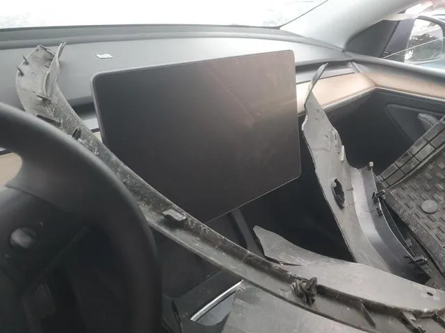 7SAYGDEE8PF886156 2023 2023 Tesla MODEL Y 9