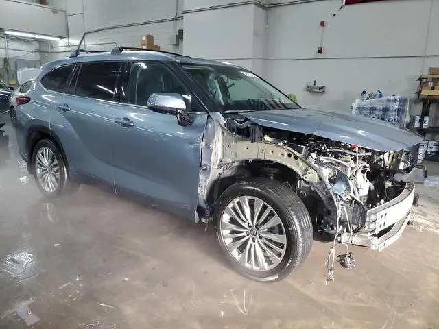 5TDFZRBH6NS253075 2022 2022 Toyota Highlander- Platinum 4