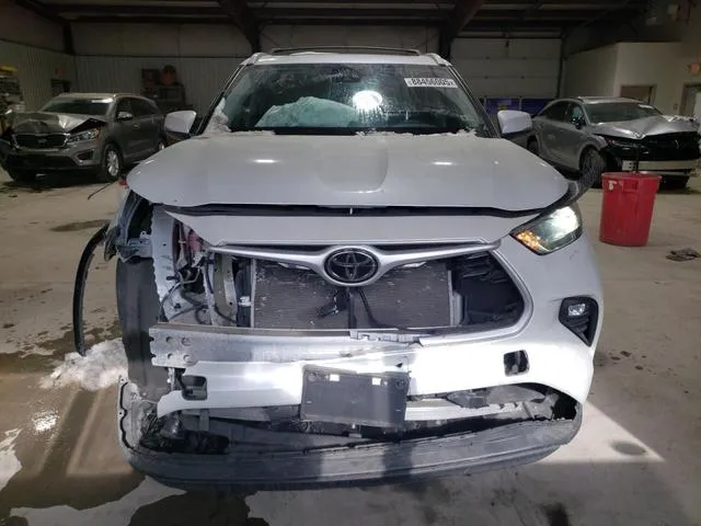 5TDGZRBH1NS584246 2022 2022 Toyota Highlander- Xle 5