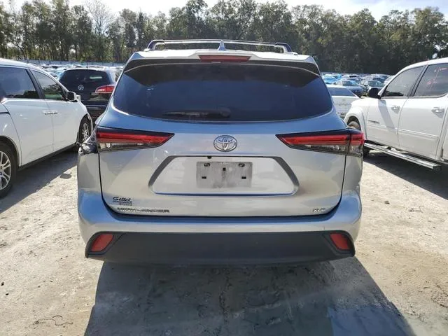 5TDGZRAH1MS055766 2021 2021 Toyota Highlander- Xle 6