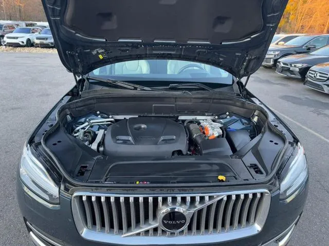 YV4BR00L4M1760700 2021 2021 Volvo XC90- T8 Recharge Inscrip 8