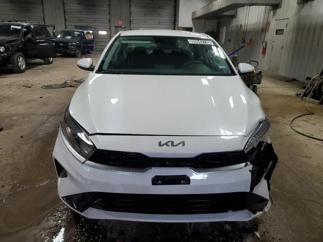 3KPF24AD2RE756916 2024 2024 KIA Forte- LX 5