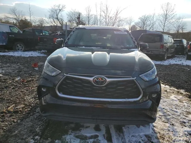 5TDHZRBH9LS513930 2020 2020 Toyota Highlander- Xle 5