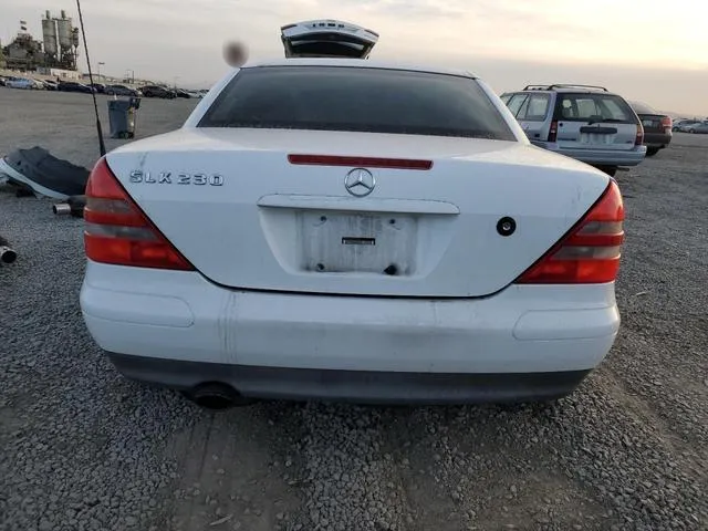 WDBKK47F8YF169677 2000 2000 Mercedes-Benz SLK-Class- 230 Ko 6