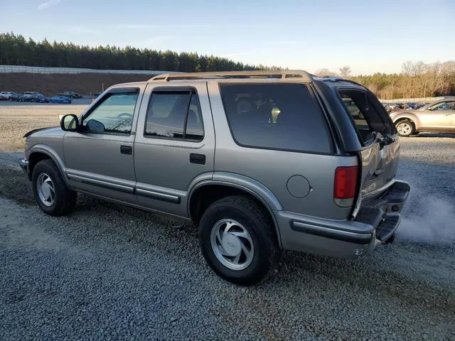 1GNDT13W2W2236765 1998 1998 Chevrolet Blazer 2