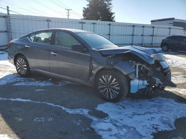 1N4BL4DV3RN382382 2024 2024 Nissan Altima- SV 4