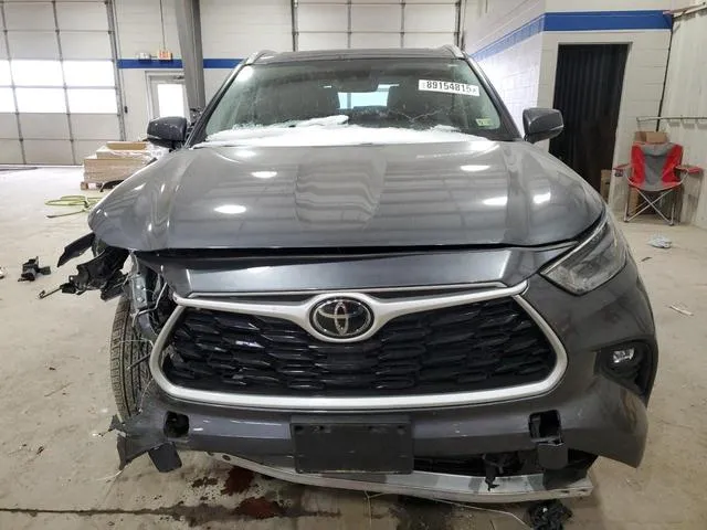 5TDGZRBH6NS593752 2022 2022 Toyota Highlander- Xle 5