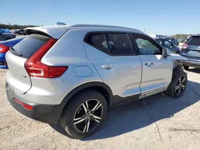 YV4162XZ1K2007952 2019 2019 Volvo XC40- T5 Momentum 3