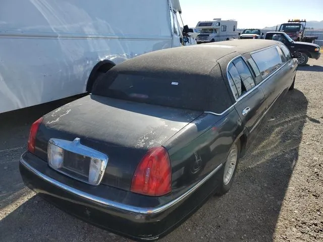 1L1FM81W51Y704307 2001 2001 Lincoln Town Car- Executive 3