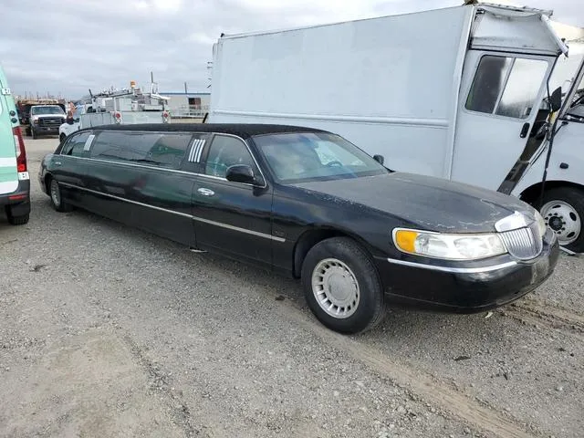 1L1FM81W51Y704307 2001 2001 Lincoln Town Car- Executive 4