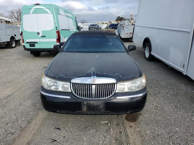 1L1FM81W51Y704307 2001 2001 Lincoln Town Car- Executive 5