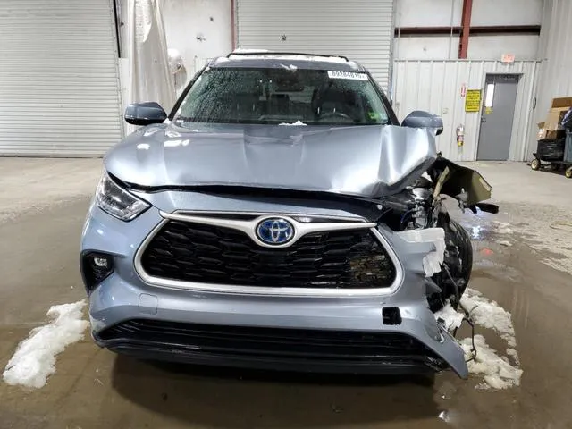 5TDHBRCH3MS030390 2021 2021 Toyota Highlander- Hybrid Xle 5