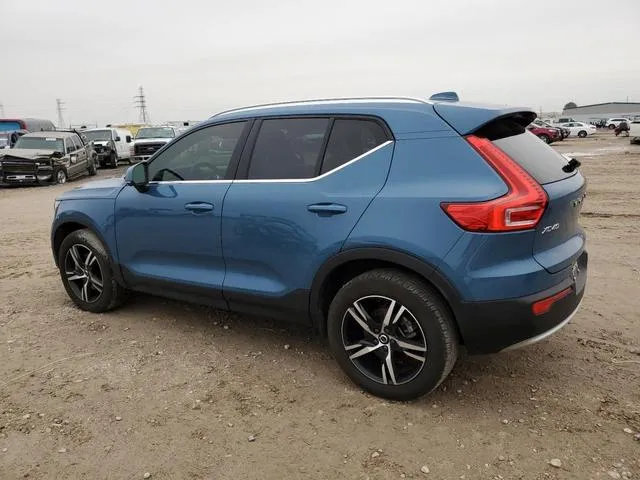 YV4L12UEXP2931841 2023 2023 Volvo XC40- Plus 2