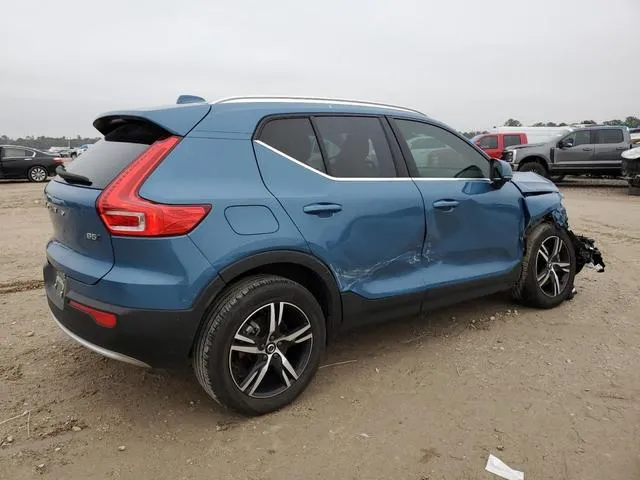 YV4L12UEXP2931841 2023 2023 Volvo XC40- Plus 3