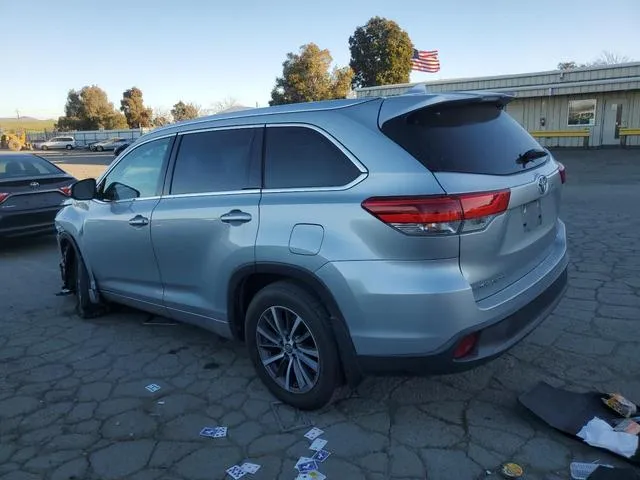 5TDJZRFH7JS534705 2018 2018 Toyota Highlander- SE 2