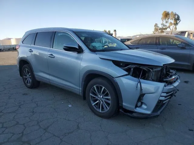 5TDJZRFH7JS534705 2018 2018 Toyota Highlander- SE 4