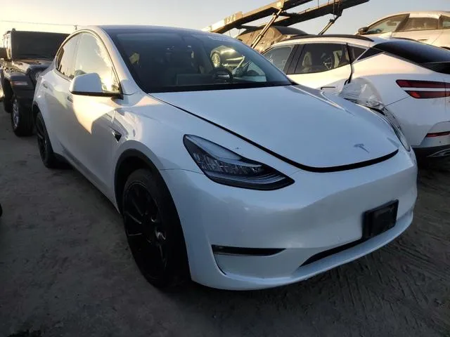 5YJYGDEE0MF185605 2021 2021 Tesla MODEL Y 4