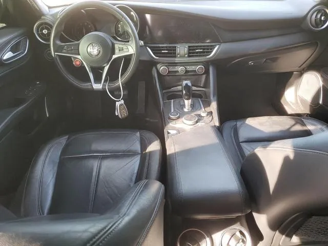 ZARFAEBN2J7577821 2018 2018 Alfa Romeo Giulia 8